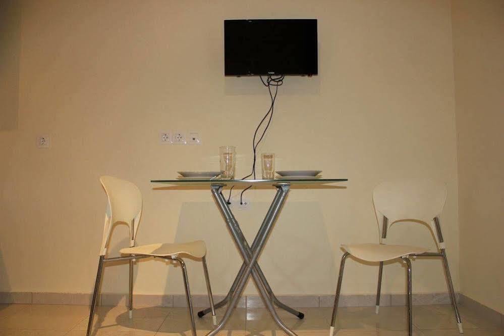 Helen Apartments 레팀노 외부 사진