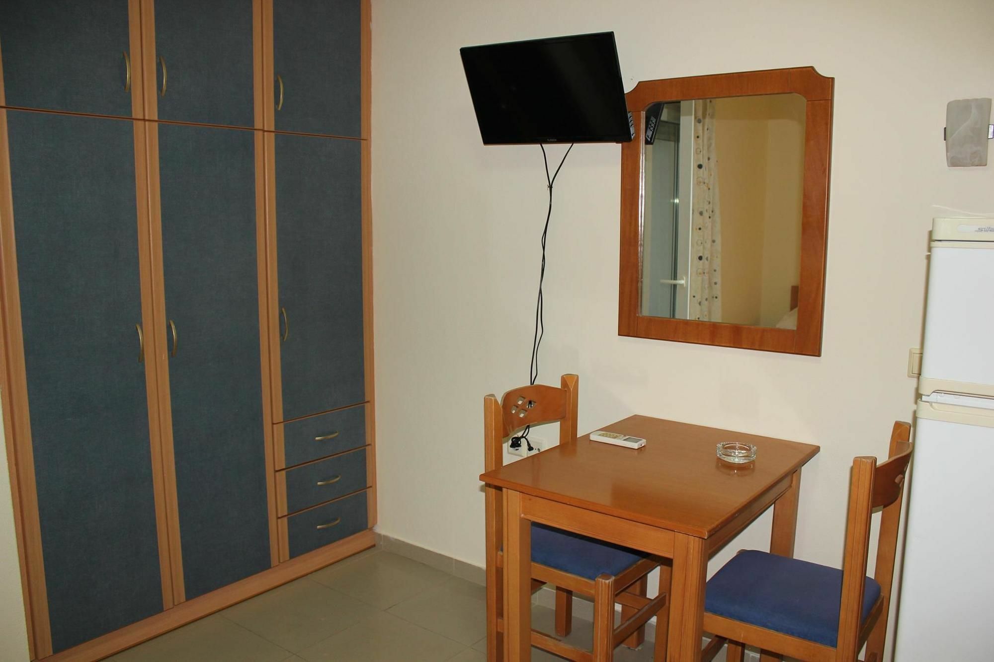 Helen Apartments 레팀노 외부 사진